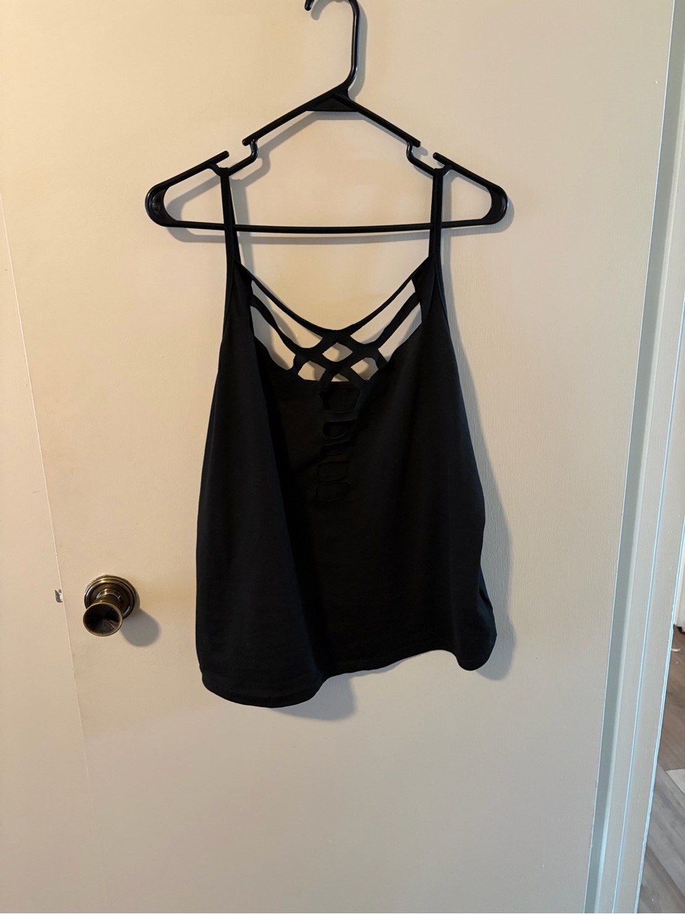 SHEIN Black Crisscross Strappy Back Camisole